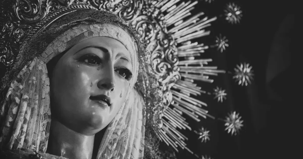 Virgem Maria coroada